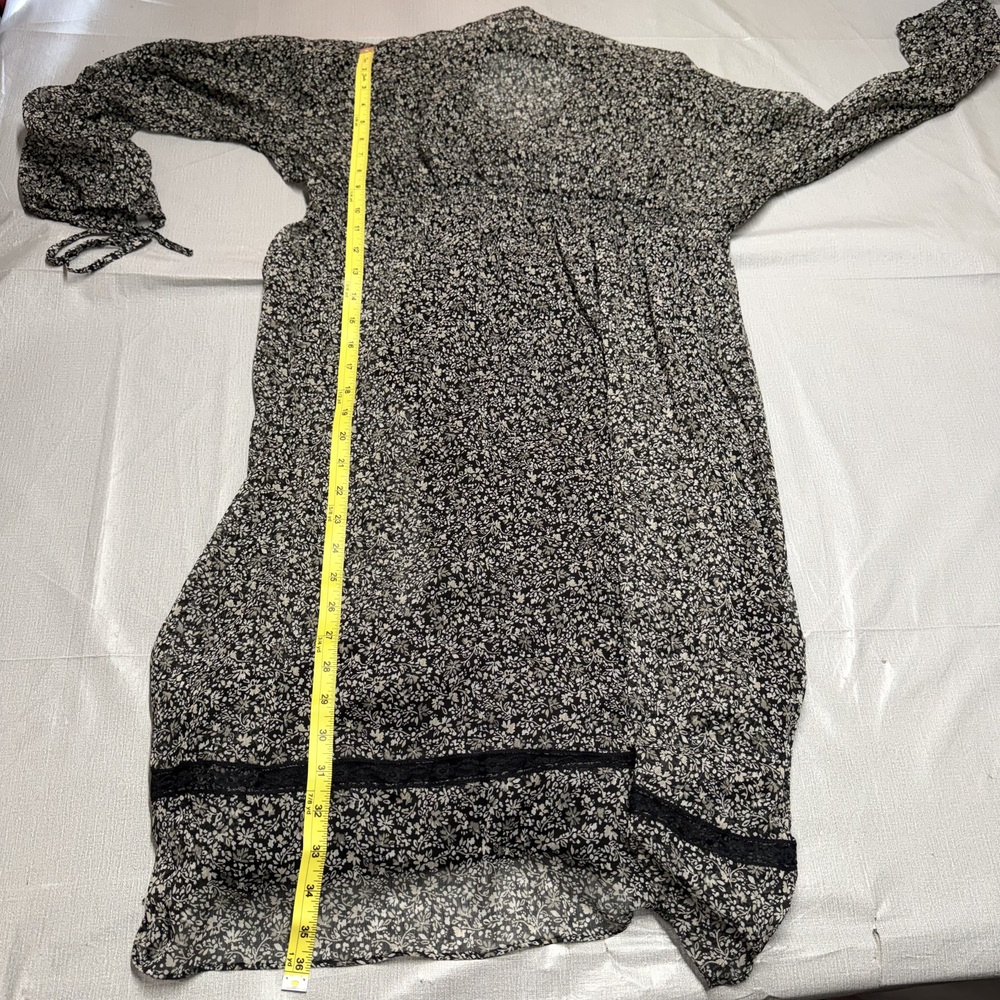 Motherhood Maternity Dress 1X Black Floral Wrap Midi - Picture 7 of 9